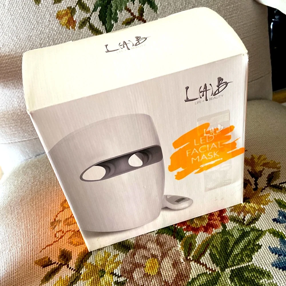 L( A )B LED FACIAL MASK